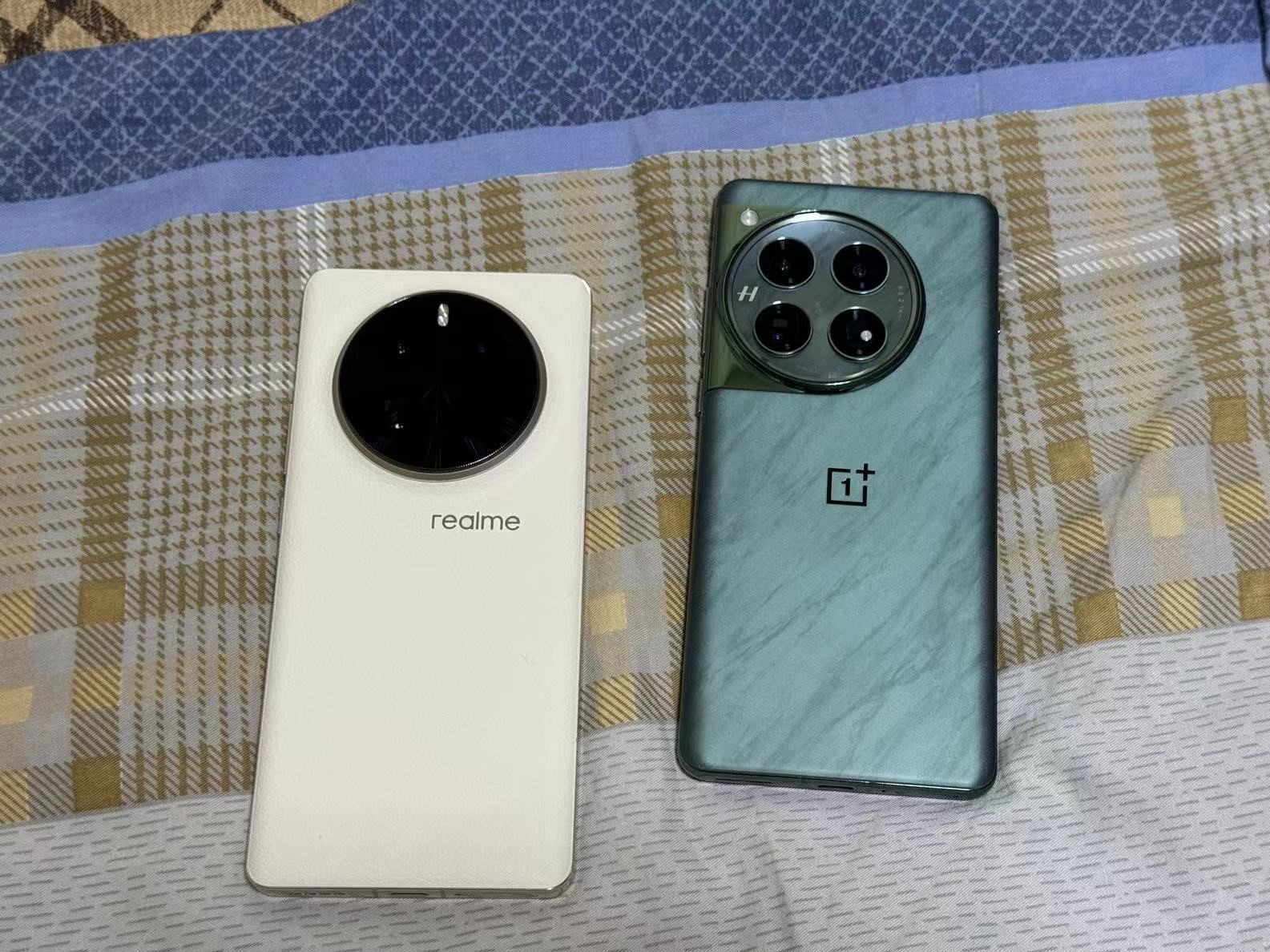realme GT5 Pro and OnePlus 12 (2)